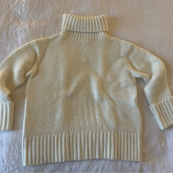 Mimz Turtleneck Cream - Picture 4 of 5